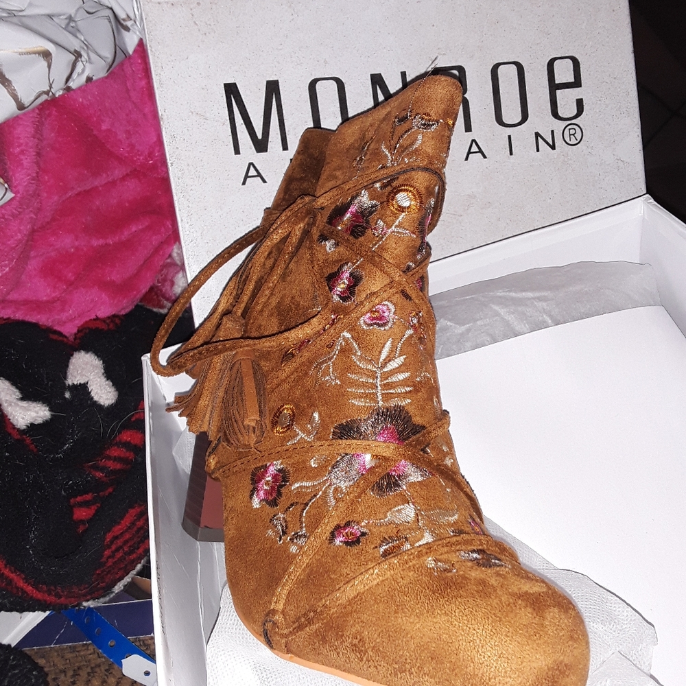 Boots - Picture 2 of 3